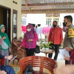 Camat Sipatana Dampingi Tim Satgas Lakukan Pendataan