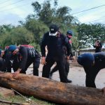 Dansat Brimob Turun Langsung Bantu Korban Banjir