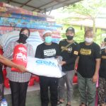 Sekda Serahkan Donasi di Ponpes Al-Fatwa Isimu Raya