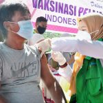 Ratusan Pelajar dan Warga Padati Lokasi Vaksinasi Covid-19 di Tilamuta