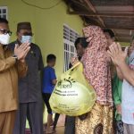 Anggota Satpol PP Kota Berdomisili Bonbol, Terima Bantuan