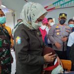 Wabup Bonebol Semangati Siswa Saat Vaksinasi Anak