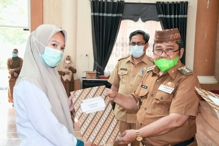 Selamat ! Ribuan PTT Gorut Resmi Terima SK Pengangkatan
