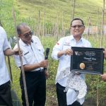 Thariq Apresiasi Petani Milenial Popalo – Hiyalo Oyile