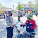 Tim Ops Keselamatan 2022 Bagi-Bagi Masker