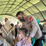 Kapolda Motivasi Anak-Anak Ikut Vaksinasi