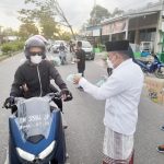 Wabup Bagi Takjil di Limboto Barat
