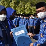 Thariq Serahkan SK CPNS dan PPPK Gorut Formasi 2021, Ini Harapannya