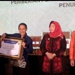 Turunkan Angka Stunting. Bupati Kabgor Nelson Pomalingo, ‘Diganjar’ Penghargaan oleh Kemendagri