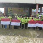 Pembagian 120 bendera kemasyarakat oleh Bupati sebagai tanda 10 juta bendera untuk dikibarkan diseluruh Indonesia jelang HUT 77 RI tahun ini. (Foto:dok)