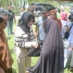 Bupti Gorontalo Nelson Pomalingo- Fory , Layani Rakyat Sekalipun Hari Libur