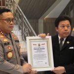 Kapolda Gorontalo Irjen Pol. Helmy Santika Terima Penghargaan ‘Presisi Award’