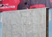 Baliho Menjulang Tinggi Sambut Kedatangan Anas Urbaningrum di Gorontalo