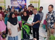 Gubernur – Bupati Bagi Beras di Jumat Berkah