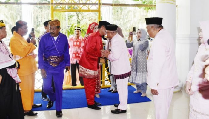 Bupati Wabup Sambut Adat Mopotilolo Walikota Jakarta Selatan Syafrin Liputo
