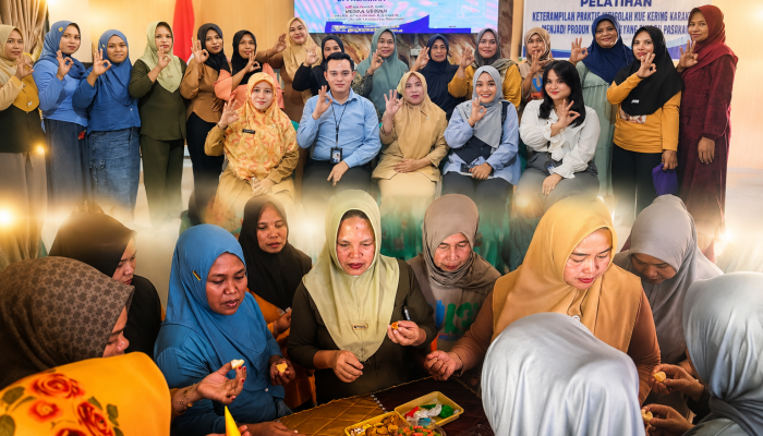 Dukung UMKM Lokal, Rumah Kreatif BUMN Limboto Gelar Pelatihan Olah Kue Kering Siap Pasar