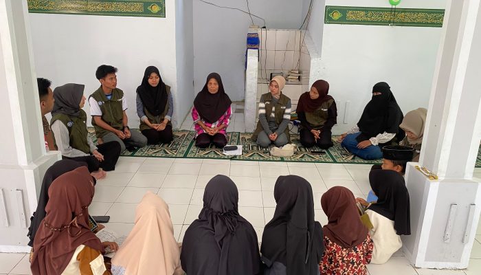 Mahasiswa KKD 30 Dulamayo Rutin Laksanakan Bimbingan Baca Al-Qur’an bagi Santri TPQ Fastabiqul Khairat