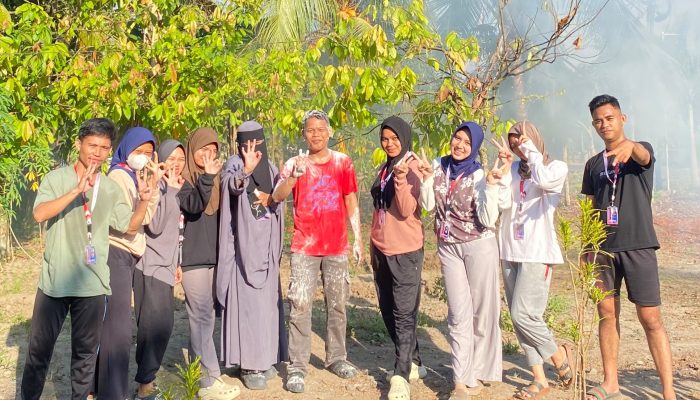Dukung Ketahanan Pangan dan KL, Mahasiswa KKD 30 UMGO, Wujudkan Apotek Hidup Di Desa Dulamayo