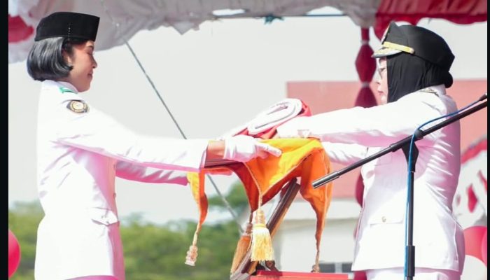 Wakil Bupati Nurjana H. Yusuf Jadi Perempuan Pertama Yang Pimpin Upacara HUT RI di Gorontalo Utara