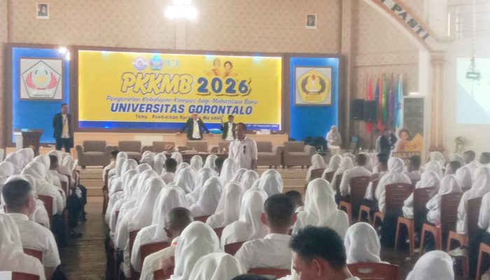 Ketua Yayasan Unigo “Eksekusi” Beasiswa Bersaudara saat PKKMB